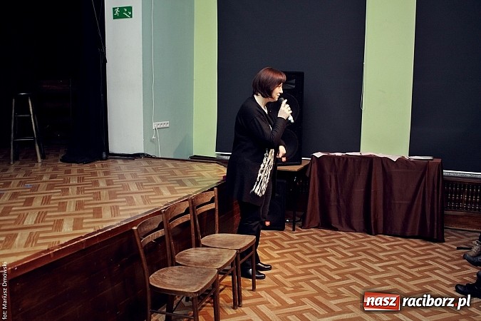 Zdjęcie w galerii na portalu naszraciborz.pl: Grupa Teatralna 4 ŚCIANA I zaprezentowała Casting wiadomości z regionu