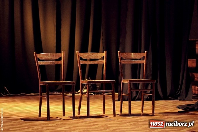 Zdjęcie w galerii na portalu naszraciborz.pl: Grupa Teatralna 4 ŚCIANA I zaprezentowała Casting wiadomości z regionu