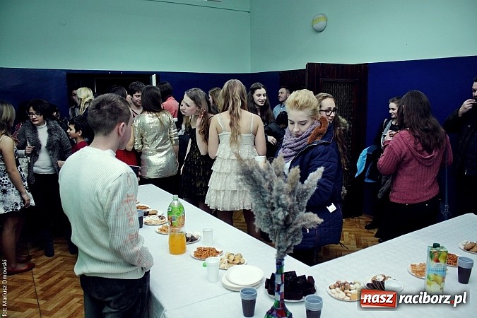 Zdjęcie w galerii na portalu naszraciborz.pl: Grupa Teatralna 4 ŚCIANA I zaprezentowała Casting wiadomości z regionu