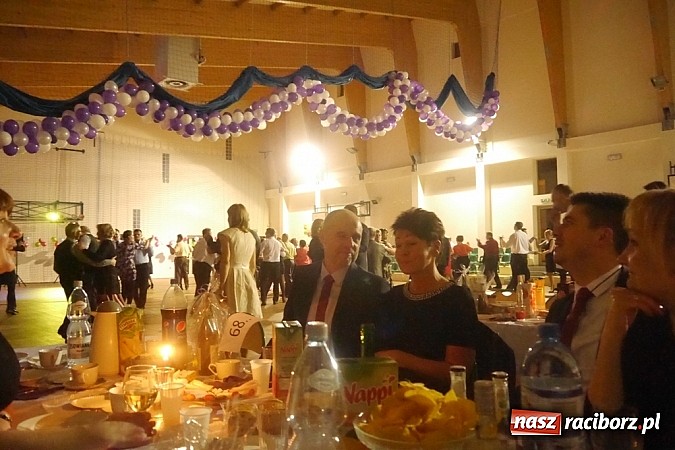 Zdjęcie w galerii na portalu naszraciborz.pl: Zabawa jak w Rio, bażant jak żywy – karnawał w rudzkiej szkole! wiadomości z regionu