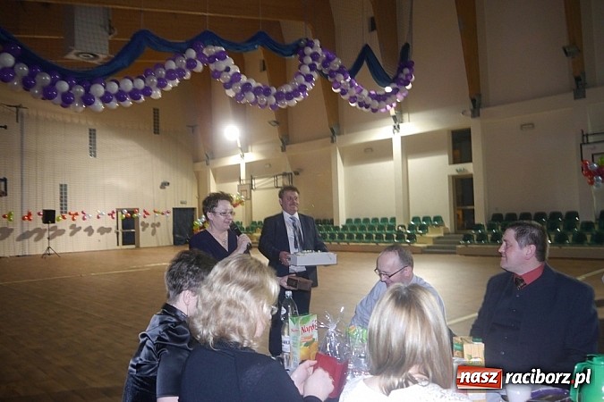 Zdjęcie w galerii na portalu naszraciborz.pl: Zabawa jak w Rio, bażant jak żywy – karnawał w rudzkiej szkole! wiadomości z regionu