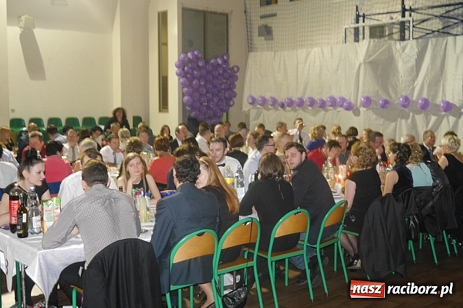 Zdjęcie w galerii na portalu naszraciborz.pl: Zabawa jak w Rio, bażant jak żywy – karnawał w rudzkiej szkole! wiadomości z regionu