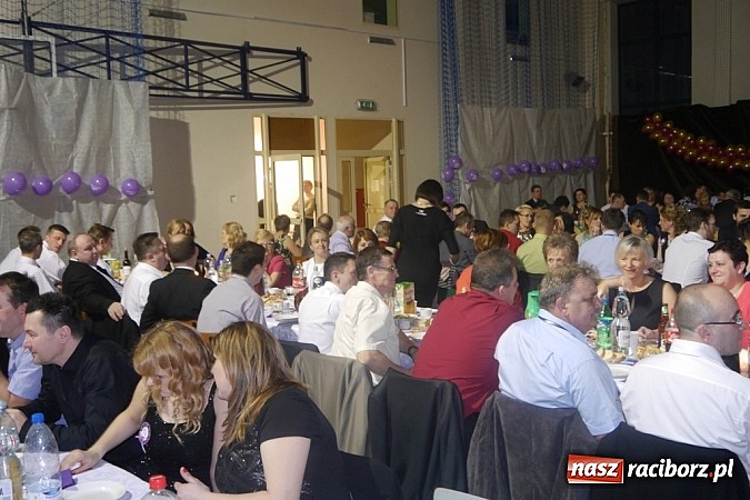 Zdjęcie w galerii na portalu naszraciborz.pl: Zabawa jak w Rio, bażant jak żywy – karnawał w rudzkiej szkole! wiadomości z regionu