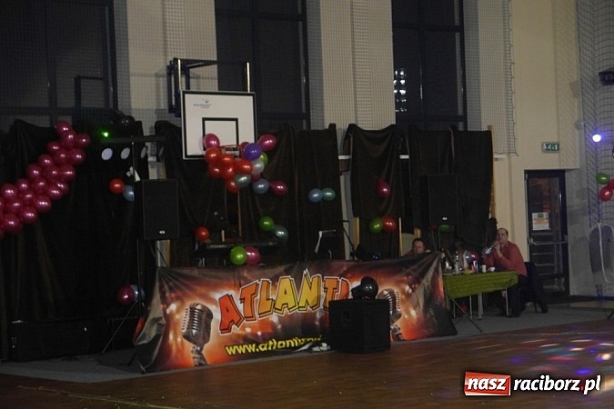 Zdjęcie w galerii na portalu naszraciborz.pl: Zabawa jak w Rio, bażant jak żywy – karnawał w rudzkiej szkole! wiadomości z regionu