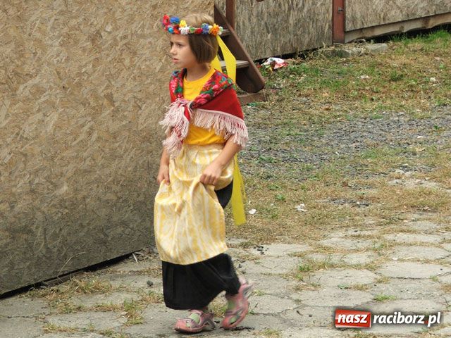 Zdjęcie w galerii na portalu naszraciborz.pl: Tłumy na dożynkach w Pietrowicach wiadomości z regionu