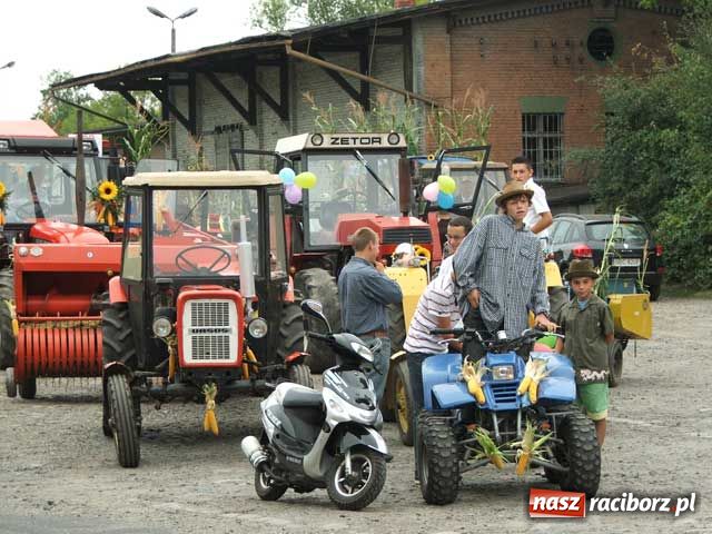 Zdjęcie w galerii na portalu naszraciborz.pl: Tłumy na dożynkach w Pietrowicach wiadomości z regionu