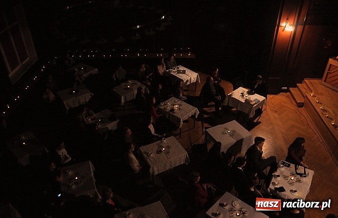 Zdjęcie w galerii na portalu naszraciborz.pl: Klimatyczna kawiarenka poetycka w I LO wiadomości z regionu