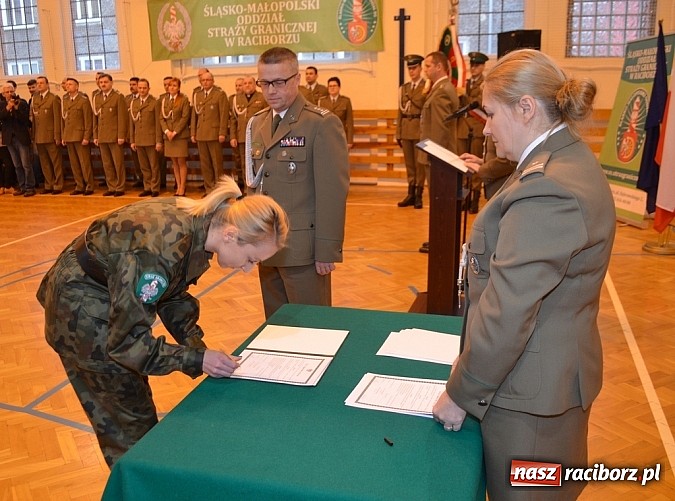 Zdjęcie w galerii na portalu naszraciborz.pl: 308 osób kandydowało. Do służby dostało się raptem dwudziestu najlepszych wiadomości z regionu