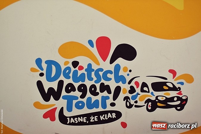 Zdjęcie w galerii na portalu naszraciborz.pl: Deutsch-Wagen-Tour, czyli zabawa po niemiecku w szkole na Ostrogu wiadomości z regionu