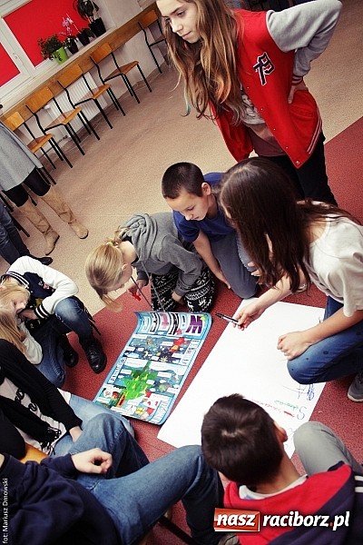 Zdjęcie w galerii na portalu naszraciborz.pl: Deutsch-Wagen-Tour, czyli zabawa po niemiecku w szkole na Ostrogu wiadomości z regionu