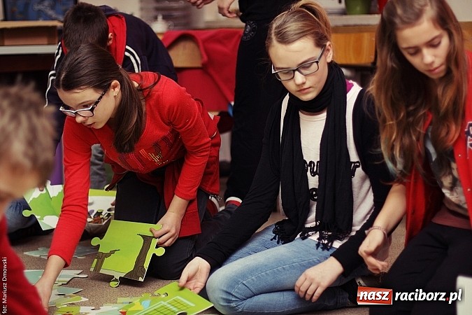 Zdjęcie w galerii na portalu naszraciborz.pl: Deutsch-Wagen-Tour, czyli zabawa po niemiecku w szkole na Ostrogu wiadomości z regionu