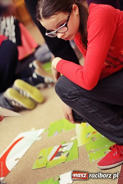 Zdjęcie w galerii na portalu naszraciborz.pl: Deutsch-Wagen-Tour, czyli zabawa po niemiecku w szkole na Ostrogu wiadomości z regionu