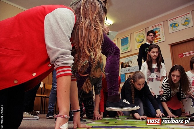 Zdjęcie w galerii na portalu naszraciborz.pl: Deutsch-Wagen-Tour, czyli zabawa po niemiecku w szkole na Ostrogu wiadomości z regionu