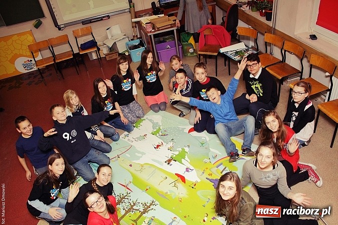 Zdjęcie w galerii na portalu naszraciborz.pl: Deutsch-Wagen-Tour, czyli zabawa po niemiecku w szkole na Ostrogu wiadomości z regionu