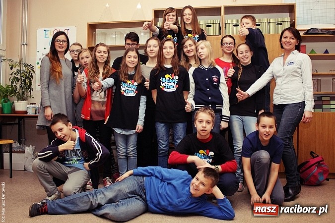 Zdjęcie w galerii na portalu naszraciborz.pl: Deutsch-Wagen-Tour, czyli zabawa po niemiecku w szkole na Ostrogu wiadomości z regionu