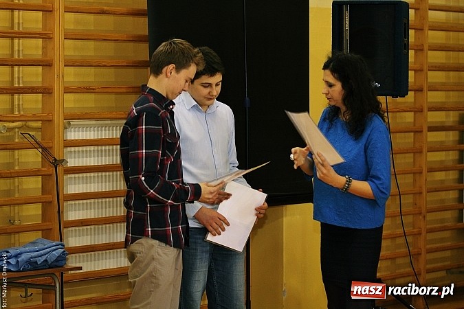 Zdjęcie w galerii na portalu naszraciborz.pl: II LO świętowało Dzień Patrona Szkoły wiadomości z regionu