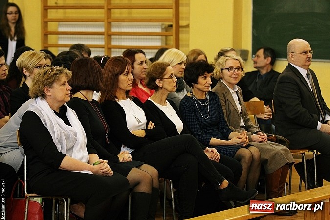 Zdjęcie w galerii na portalu naszraciborz.pl: II LO świętowało Dzień Patrona Szkoły wiadomości z regionu