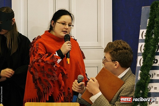 Zdjęcie w galerii na portalu naszraciborz.pl: II LO świętowało Dzień Patrona Szkoły wiadomości z regionu