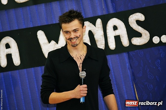 Zdjęcie w galerii na portalu naszraciborz.pl: II LO świętowało Dzień Patrona Szkoły wiadomości z regionu