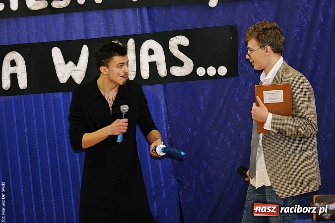 Zdjęcie w galerii na portalu naszraciborz.pl: II LO świętowało Dzień Patrona Szkoły wiadomości z regionu