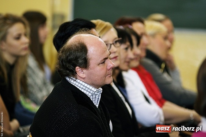 Zdjęcie w galerii na portalu naszraciborz.pl: II LO świętowało Dzień Patrona Szkoły wiadomości z regionu