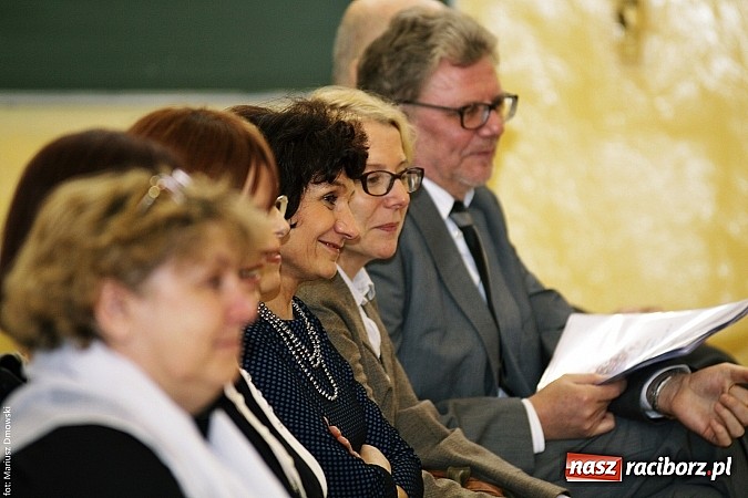 Zdjęcie w galerii na portalu naszraciborz.pl: II LO świętowało Dzień Patrona Szkoły wiadomości z regionu