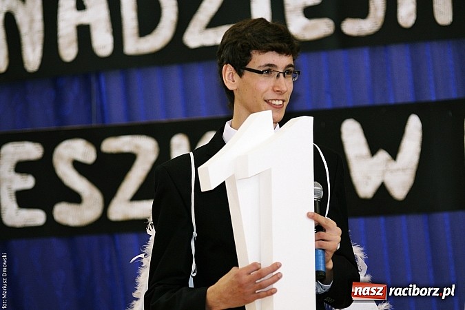 Zdjęcie w galerii na portalu naszraciborz.pl: II LO świętowało Dzień Patrona Szkoły wiadomości z regionu