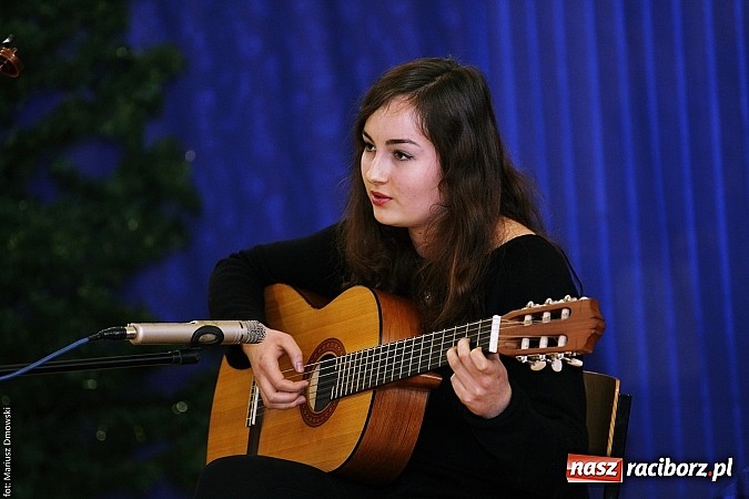 Zdjęcie w galerii na portalu naszraciborz.pl: II LO świętowało Dzień Patrona Szkoły wiadomości z regionu