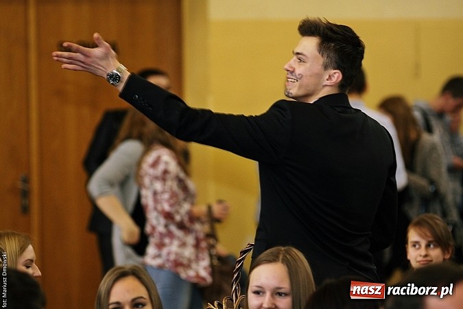 Zdjęcie w galerii na portalu naszraciborz.pl: II LO świętowało Dzień Patrona Szkoły wiadomości z regionu