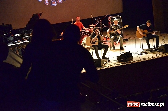 Zdjęcie w galerii na portalu naszraciborz.pl: Fantastyczny CREE zagrał w Raciborskim Centrum Kultury  wiadomości z regionu