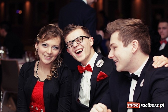 Zdjęcie w galerii na portalu naszraciborz.pl: Pięć klas Ekonomika bawi się w Zakrzowie wiadomości z regionu