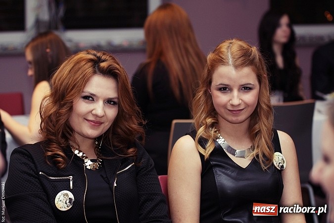 Zdjęcie w galerii na portalu naszraciborz.pl: Pięć klas Ekonomika bawi się w Zakrzowie wiadomości z regionu