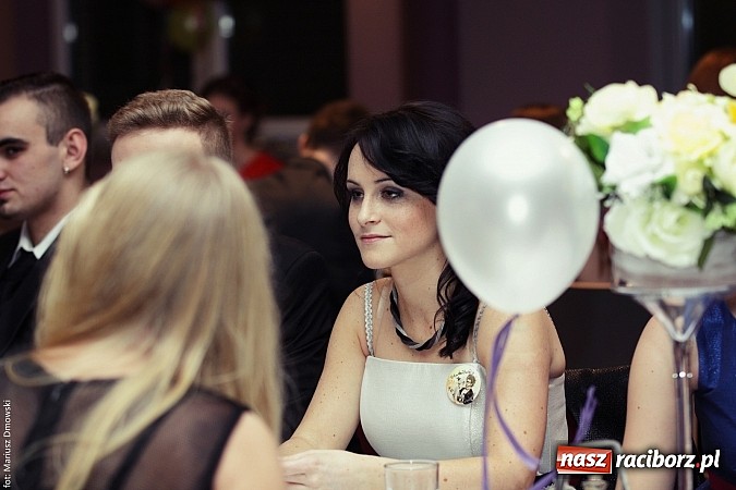 Zdjęcie w galerii na portalu naszraciborz.pl: Pięć klas Ekonomika bawi się w Zakrzowie wiadomości z regionu