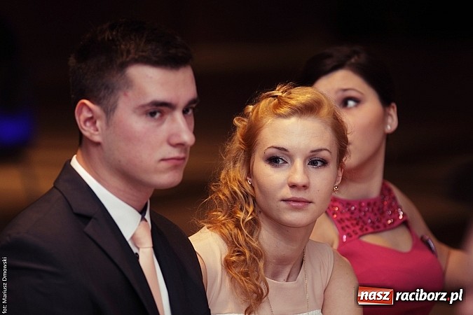 Zdjęcie w galerii na portalu naszraciborz.pl: Pięć klas Ekonomika bawi się w Zakrzowie wiadomości z regionu