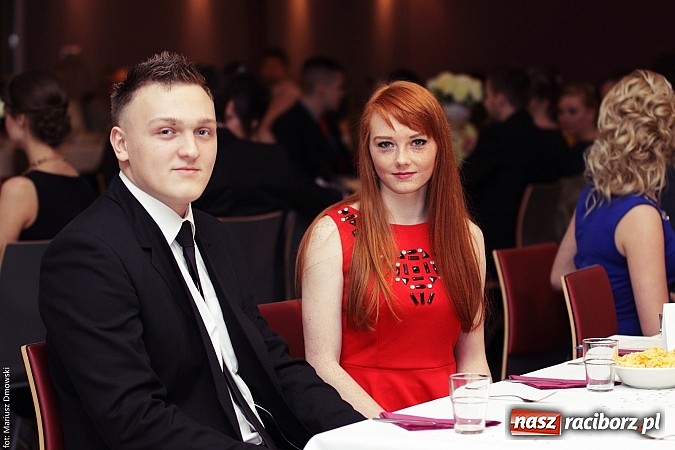 Zdjęcie w galerii na portalu naszraciborz.pl: Pięć klas Ekonomika bawi się w Zakrzowie wiadomości z regionu