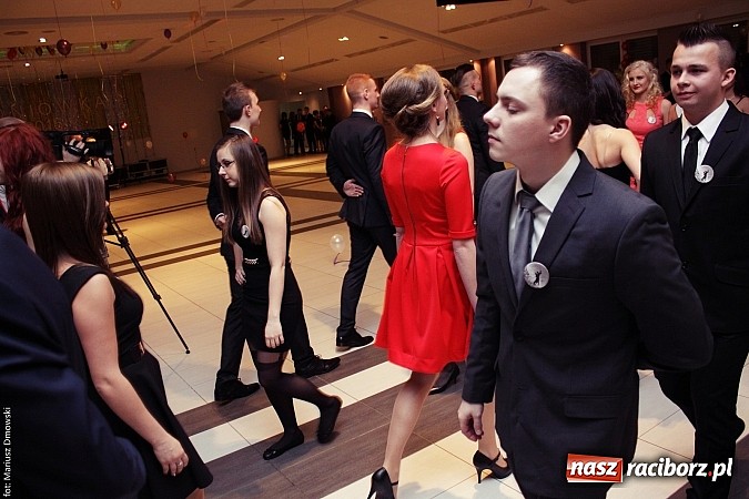 Zdjęcie w galerii na portalu naszraciborz.pl: Pięć klas Ekonomika bawi się w Zakrzowie wiadomości z regionu