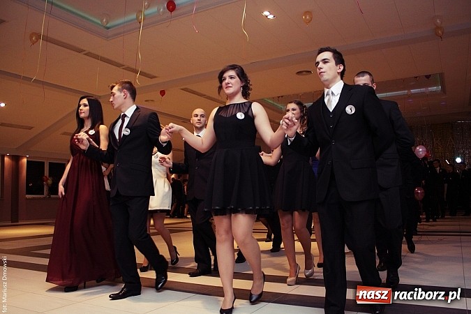 Zdjęcie w galerii na portalu naszraciborz.pl: Pięć klas Ekonomika bawi się w Zakrzowie wiadomości z regionu