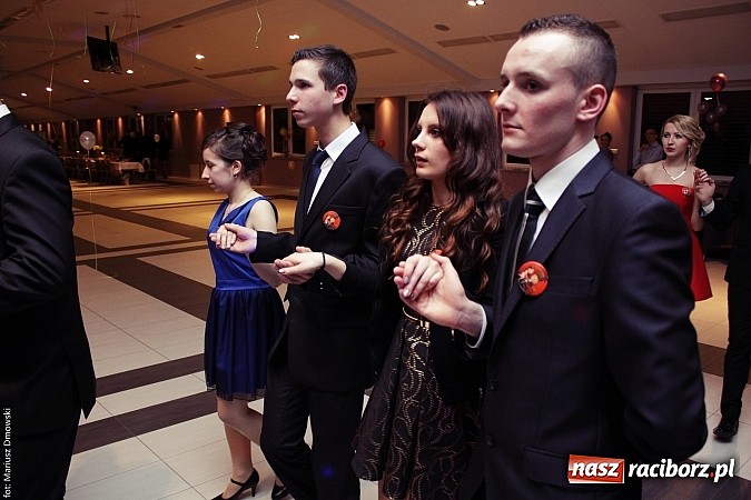 Zdjęcie w galerii na portalu naszraciborz.pl: Pięć klas Ekonomika bawi się w Zakrzowie wiadomości z regionu