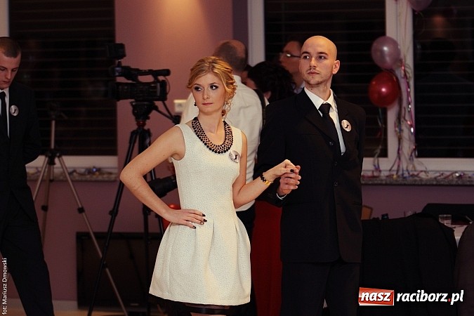 Zdjęcie w galerii na portalu naszraciborz.pl: Pięć klas Ekonomika bawi się w Zakrzowie wiadomości z regionu