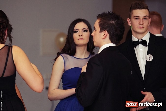 Zdjęcie w galerii na portalu naszraciborz.pl: Pięć klas Ekonomika bawi się w Zakrzowie wiadomości z regionu