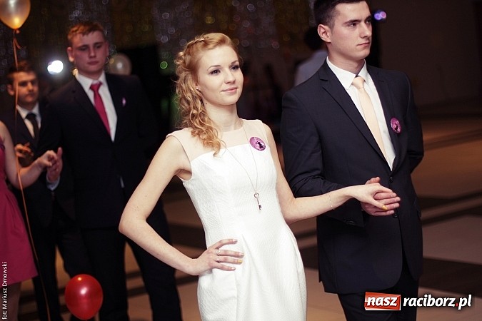 Zdjęcie w galerii na portalu naszraciborz.pl: Pięć klas Ekonomika bawi się w Zakrzowie wiadomości z regionu