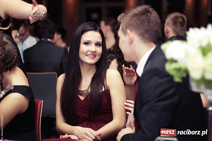 Zdjęcie w galerii na portalu naszraciborz.pl: Pięć klas Ekonomika bawi się w Zakrzowie wiadomości z regionu