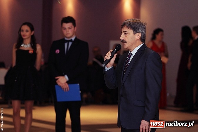 Zdjęcie w galerii na portalu naszraciborz.pl: Pięć klas Ekonomika bawi się w Zakrzowie wiadomości z regionu