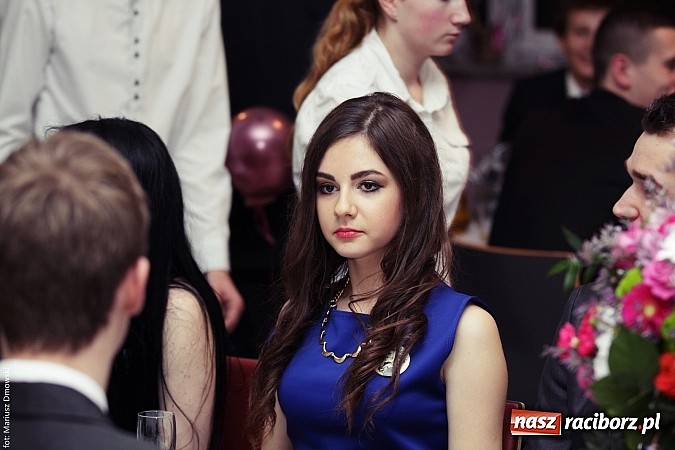 Zdjęcie w galerii na portalu naszraciborz.pl: Pięć klas Ekonomika bawi się w Zakrzowie wiadomości z regionu