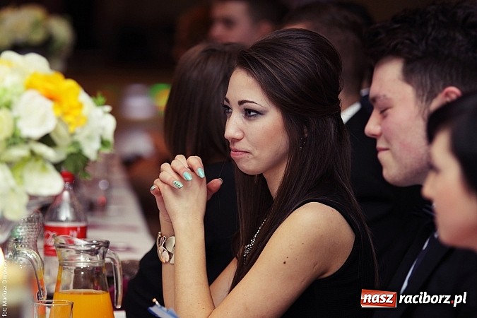 Zdjęcie w galerii na portalu naszraciborz.pl: Pięć klas Ekonomika bawi się w Zakrzowie wiadomości z regionu