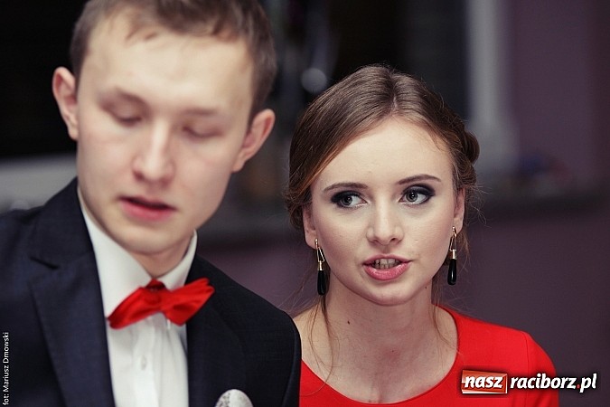 Zdjęcie w galerii na portalu naszraciborz.pl: Pięć klas Ekonomika bawi się w Zakrzowie wiadomości z regionu