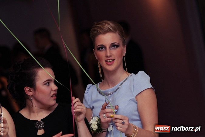 Zdjęcie w galerii na portalu naszraciborz.pl: Pięć klas Ekonomika bawi się w Zakrzowie wiadomości z regionu