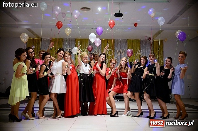 Zdjęcie w galerii na portalu naszraciborz.pl: Szampańska zabawa Ekonomika w Zakrzowie wiadomości z regionu