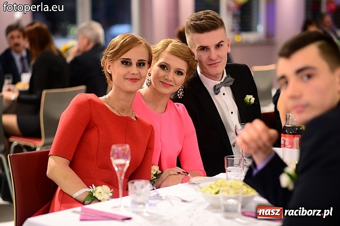 Zdjęcie w galerii na portalu naszraciborz.pl: Szampańska zabawa Ekonomika w Zakrzowie wiadomości z regionu