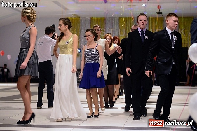 Zdjęcie w galerii na portalu naszraciborz.pl: Szampańska zabawa Ekonomika w Zakrzowie wiadomości z regionu